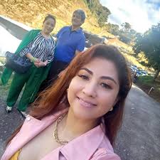— María González